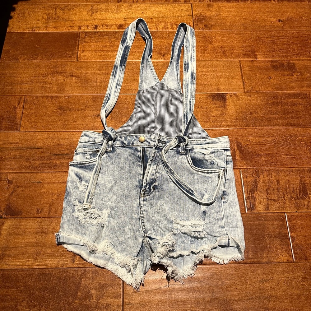 Unique denim shorts overalls size 28